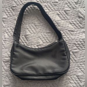 Black shoulder bag